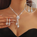 Charger l'image dans la galerie, Parure Éclat Royal portée - boucles d'oreilles assorties offertes